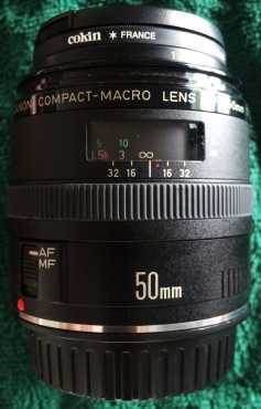 Canon EF 50mm f2.5 Compact Macro Lens