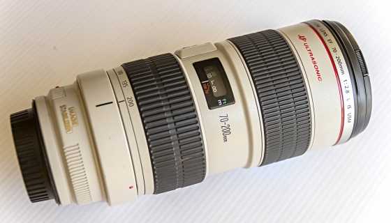 Canon EF 70 - 200mm 12.8 L IS Lens