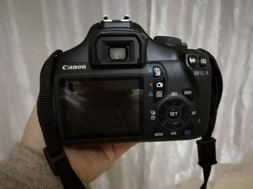 CANON EOS 1100D camera
