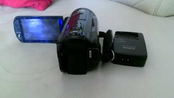 canon legria hf s20 in good conditoin