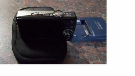 Canon Powershot SD750 Digital Camera Silver with Charger