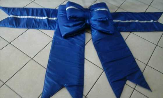 Car bows
