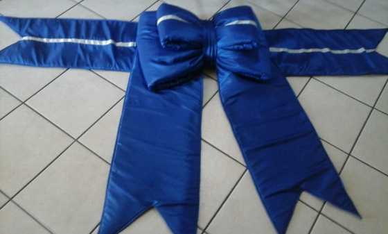 Car bows