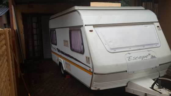 CARAVAN 1995 CI ESCAPE