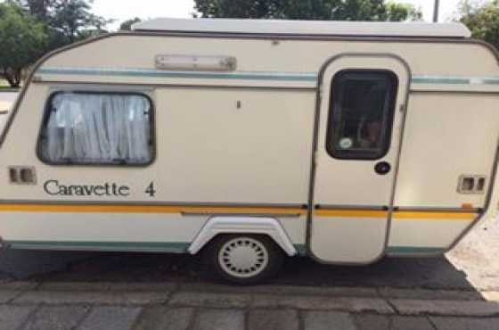 CARAVETTE 4 Caravan