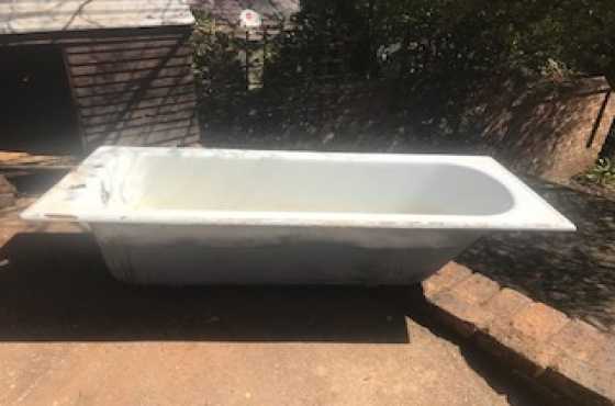 Cast iron bath