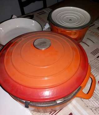 Cast iron cookware set