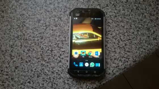 CAT s40 cellphone