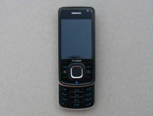 Cell phone Nokia 6210 Navigator.