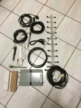 Cellphone signal booster