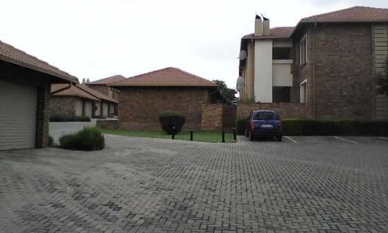 Centurion to rent 2 bed, 2 bath, 2 garage