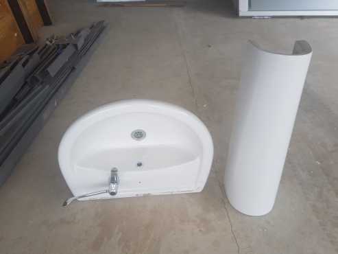 Ceramic basin, tap and pedestal