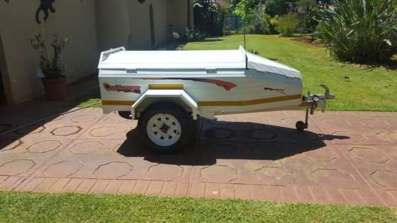 Challenger 5 foot trailer with nose cone R8000 neg 2014 model