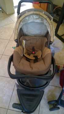 chelino 3 wheel pram