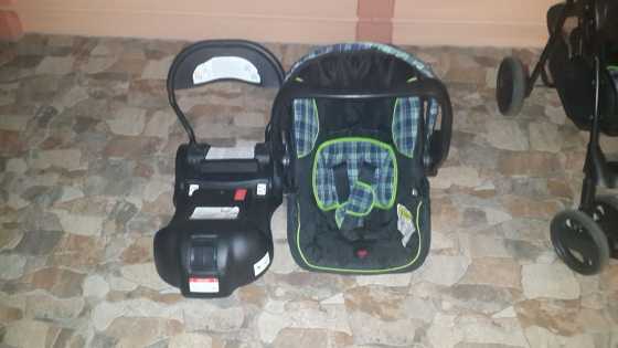 Chelino Pram amp Karstoeltjie met base vir kar