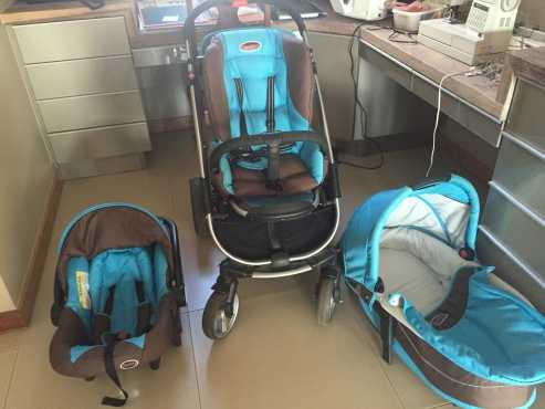 Chelino pram, car seat and basinet travel system