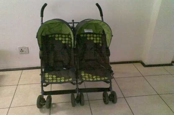 CHELINO TWIN STROLLER LIKE NEW