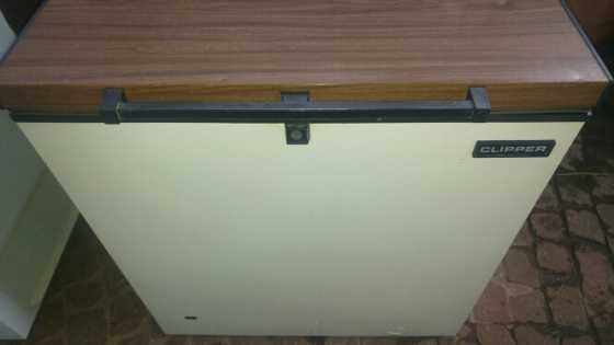 Chest freezer 215l