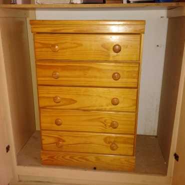 Chest of drawers