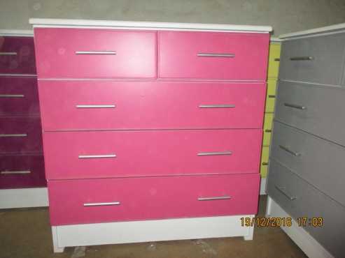 chest of drawers