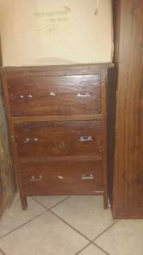 Chest of drawers