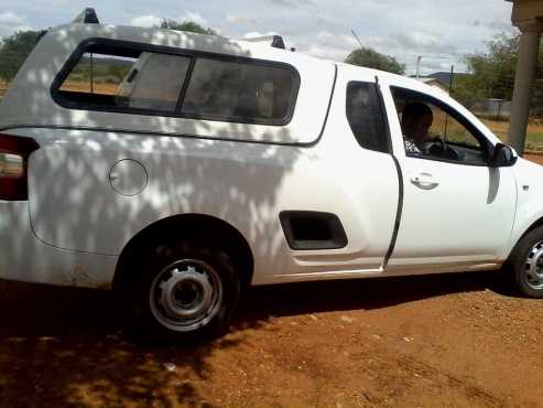 CHEV BAKKIE 1.6  FOR SALE