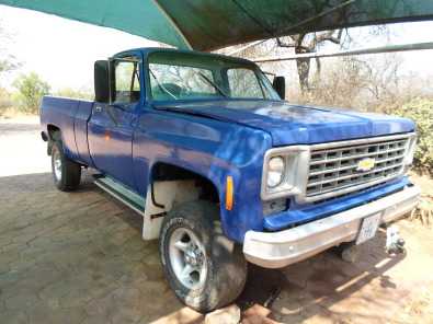 Chevy C30 V8 Auto Box Raised Chassis Mags