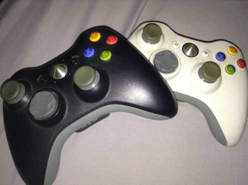 Chipped xbox 360, 2 controllers, can play real and copied games, amazing condition