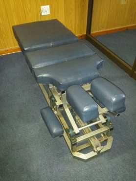 Chiropractic manipulation table