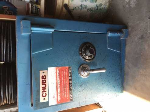 CHUBB SAFE  Combination 430 x 590