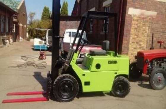 Clark 2.5 ton ton forklift