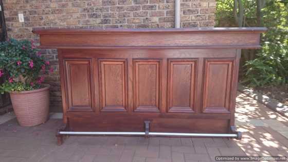 Classic Style Wooden Bar