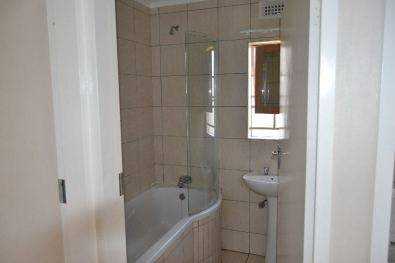 Classy 2 Bed 1 Bath Apartment  to rent in  Midrand