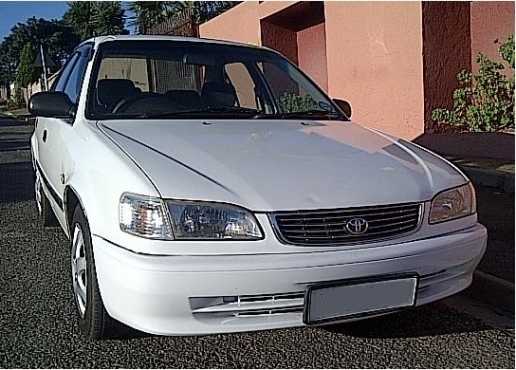CLEAN 2001 TOYOTA COROLLA 160i GLE