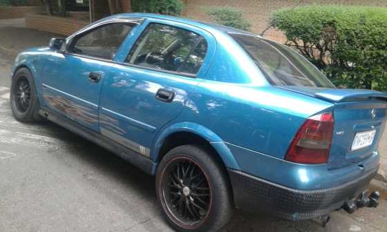 Clean 2003 Opel Astra 1.6 for sale.