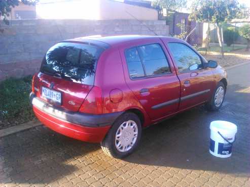 Clio ,1,4 16v 2000model