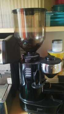 coffee grinder with capicino and expresso macine