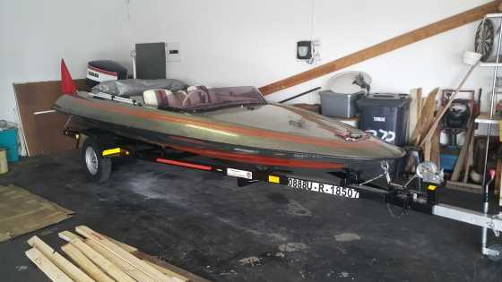 Comaro 17ft ski boat