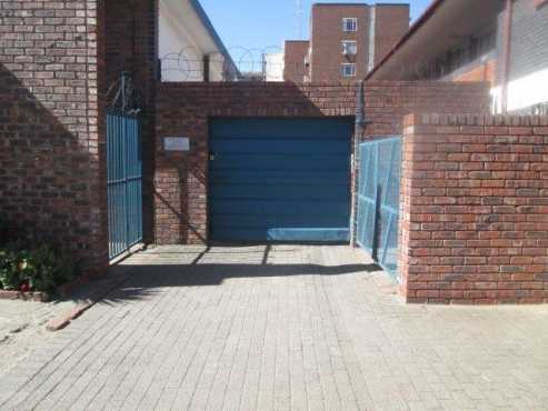 Comfortable bachelor flat to rent in Vereeniging Town