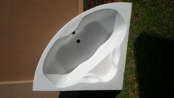 Corner bath for sale