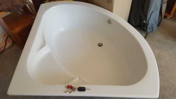 Corner bath for sale