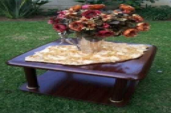 Corner coffee table