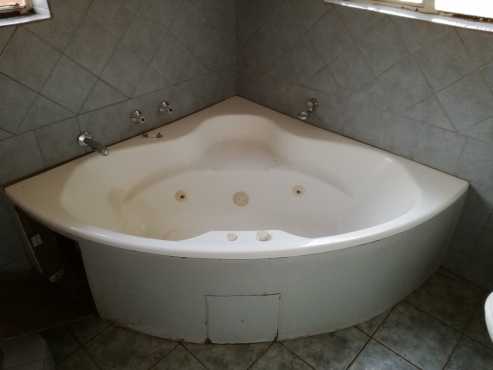 Corner Jacuzzi Bath