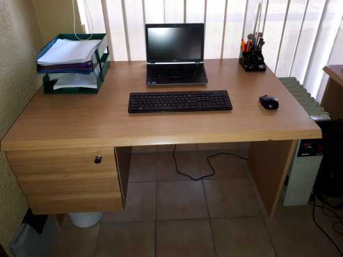 Corner study desk set