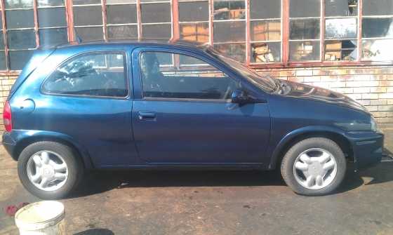 corsa lite 1.6 IS 2001 model