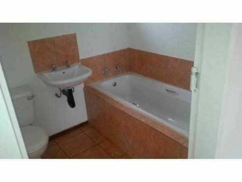 Cosmo City 2bedrooms,bathroom, kitchen, lounge house R4000