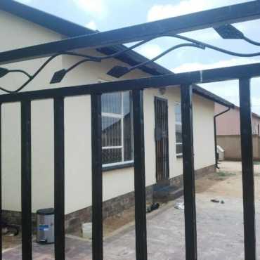 Cosmo City 3bed 1bath house R5500 Ext 9 ADT alarm, wall, gate, built in cupboards