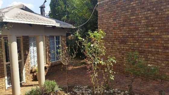 Cosy 3 bedroom  house in quiet Rietfontein neighborhood to let.