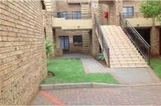 cosy modern 2 bedroom ground floor unit in eco park estate