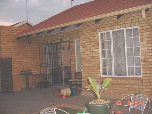 Cosy simplex for sale in Sinoville, Pretoria